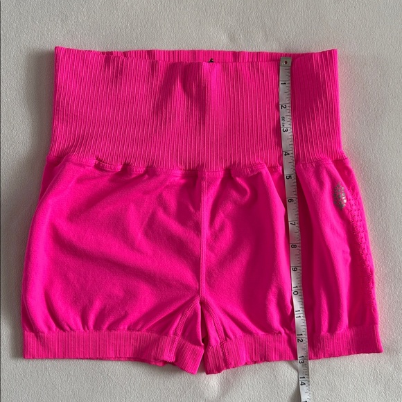 Free People Movement Good karma short 3” - hot pink - Picture 10 of 10